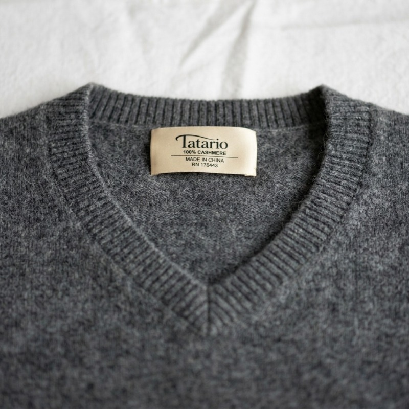Men's 100% Pure Cashmere V-Neck Sweater - Premium Charcoal Grey Pullover - Image 4