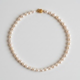 Elegant 17" White Pearl Necklace with Gold-Plated Floral Clasp - 8.2-8.6mm thumbnail 1