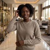 100% Pure Cashmere Women's Crew Neck Sweater thumbnail 2