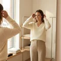 Women's High-End Brushed V-Neck Pure Cashmere Sweater 4